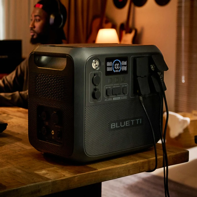 BLUETTI AC200L+350W Solar Generator Kit