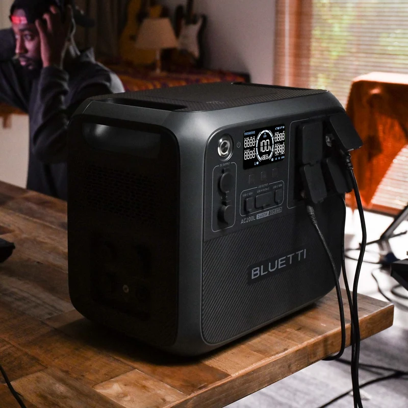 BLUETTI AC200L Station électrique portable | 2400 W, 2048 Wh