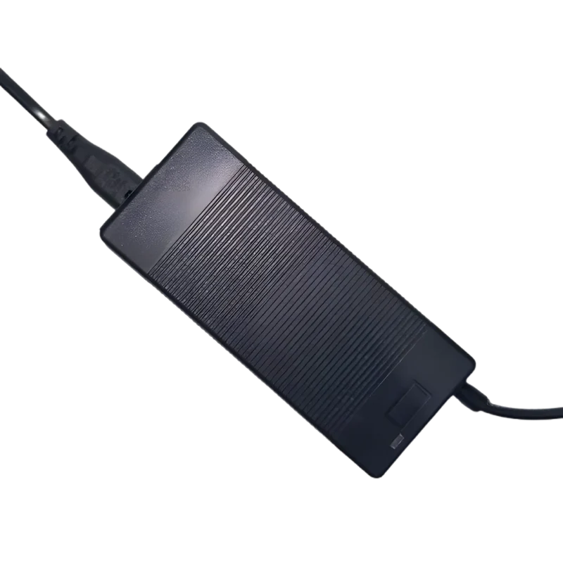 Chargeur 25.2V 3A pour batterie Li-ion 6S – DC 5.5x2.1mm