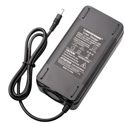 Chargeur 54.6v 3A Connecteur rond 5.5 x 2.5mm