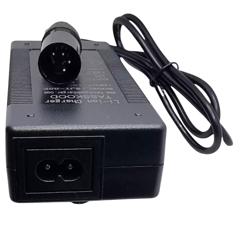 Chargeur XLR 4P – 42 V 2 A pour batterie Li-ion 36 V